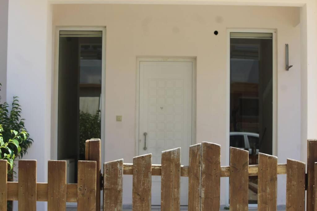 Spacious & Cozy Apartment, With Big Yard, In Kos Esterno foto